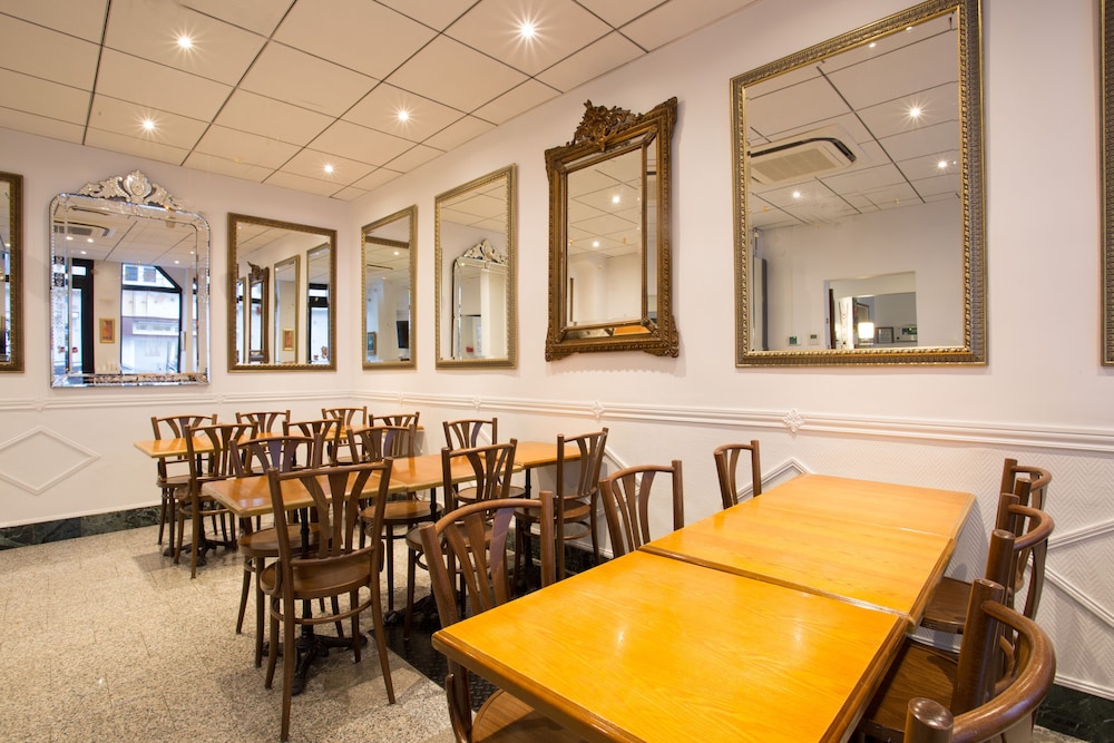 Hotel Darcet Paris 28/37