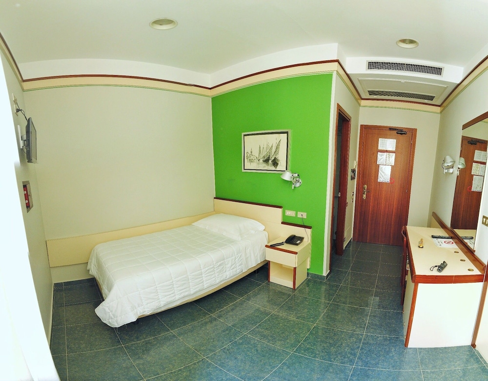 Le Petit Hotel 16/59