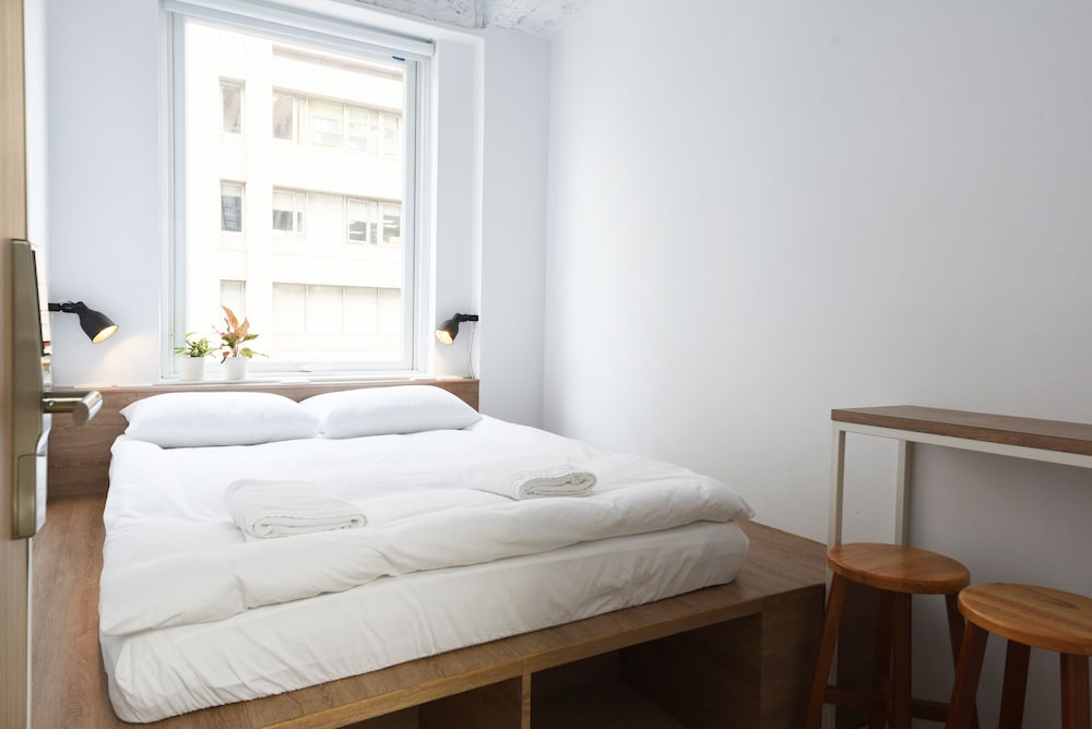 ECONOMY, DOUBLE BED, SHARED BATHROOM
