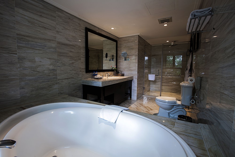 The Chi Boutique Hotel 9/66