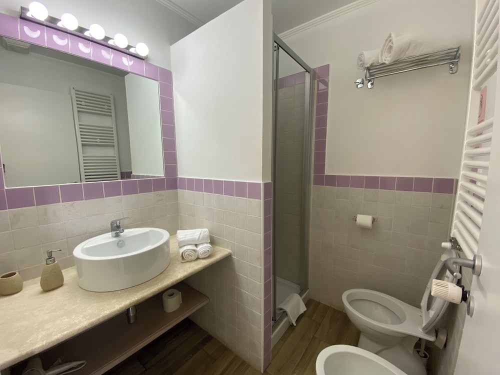 LOCANDA DEGLI ARTISTI 43/50
