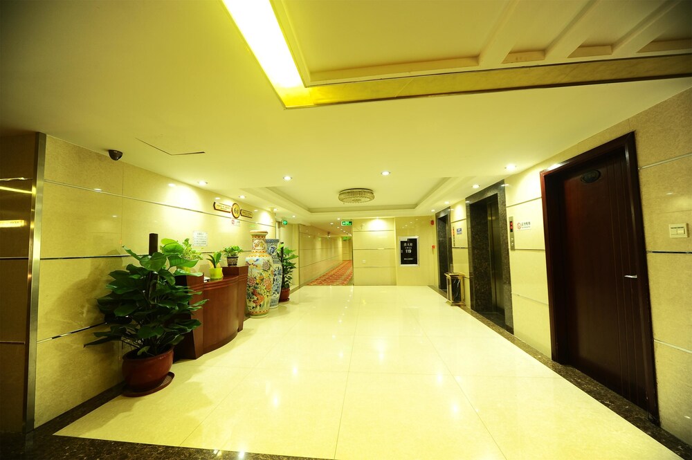 Junshan Hotel 35/75