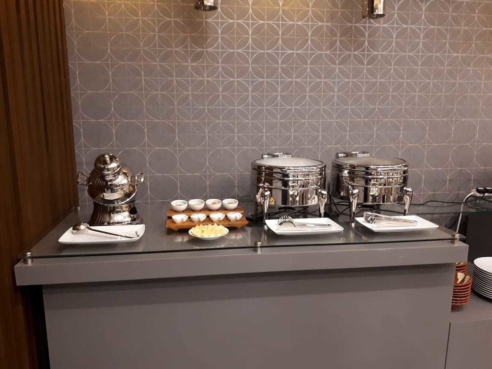 أجنحة كيو جدة باي إيوا(Q Suites Jeddah By Ewa) 25/35