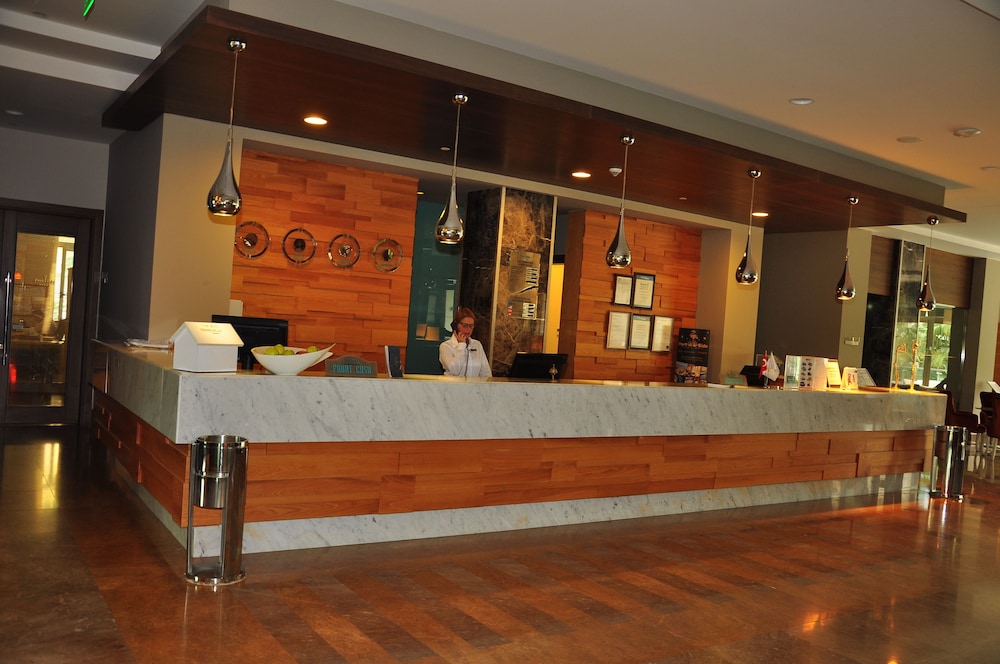 Port Side Resort Hotel 3/18