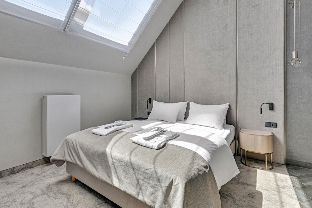 DELUXE, APARTMENT