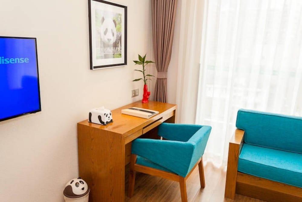 Panda Prince Hotel (Chengdu Chunxi Road) 10/17