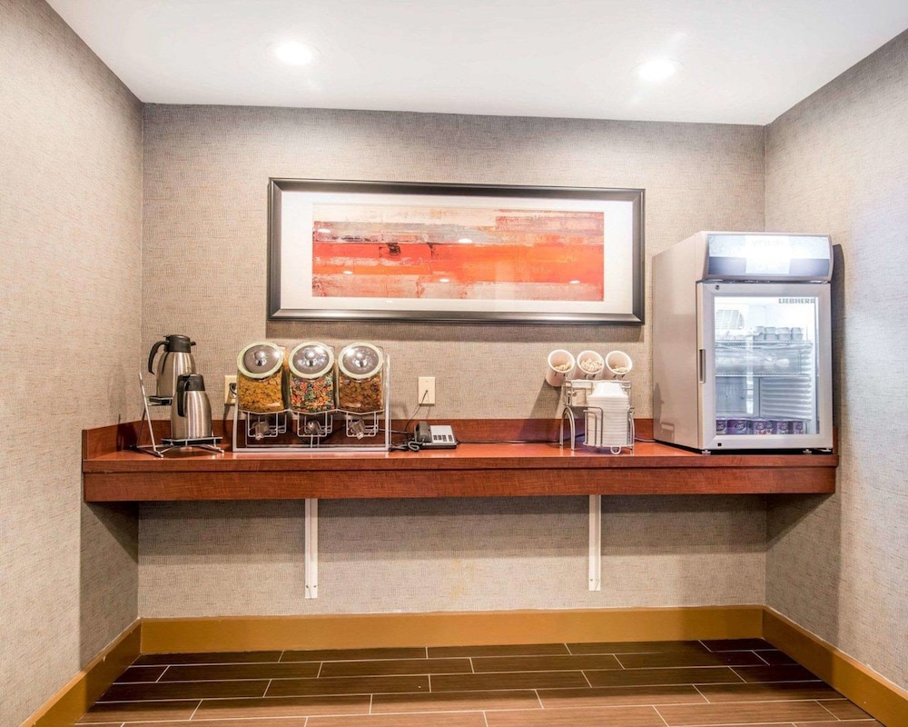 Comfort Inn & Suites Brattleboro I-91 40/47