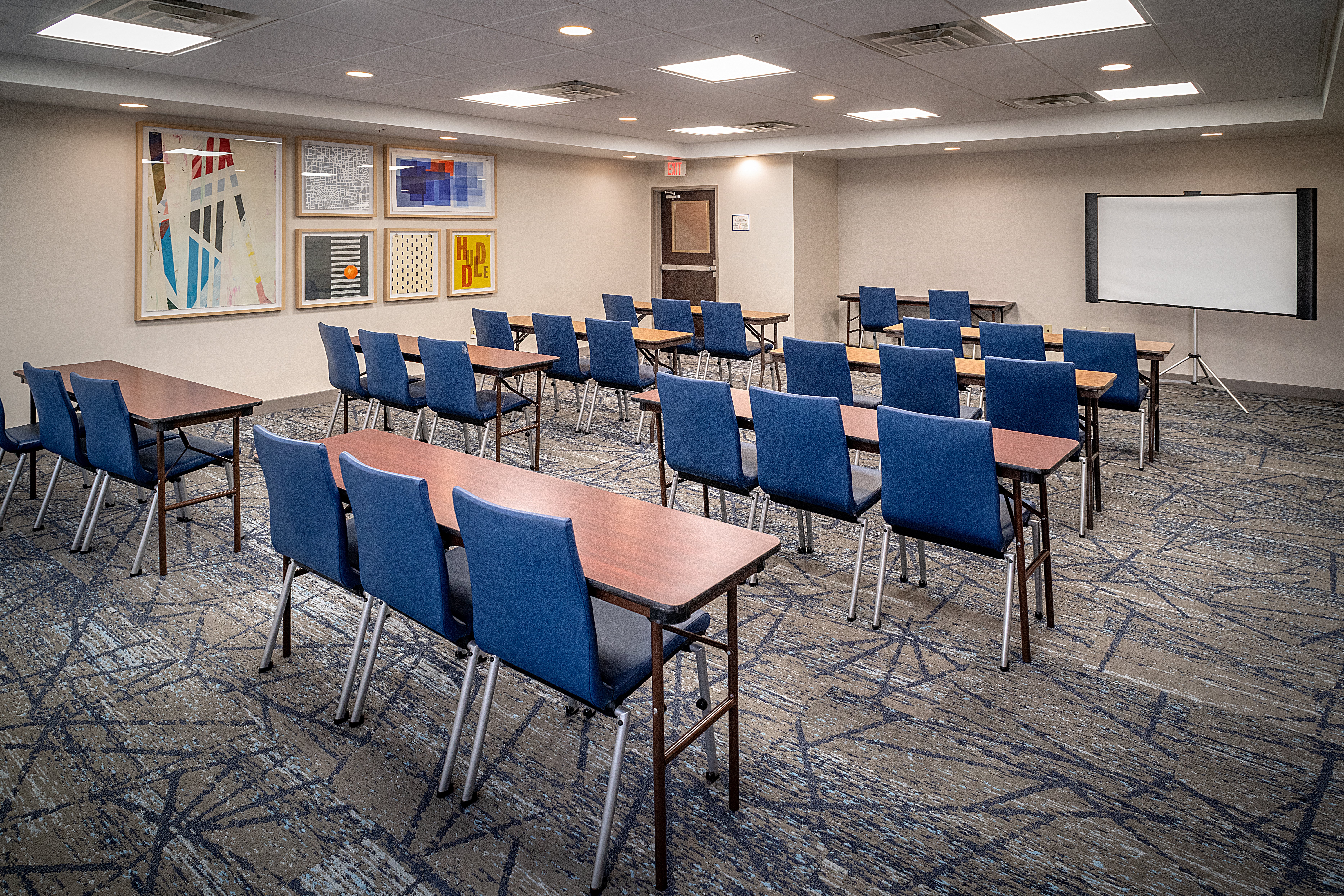 Holiday Inn Express Hotel And Suites Fairmont 57/64