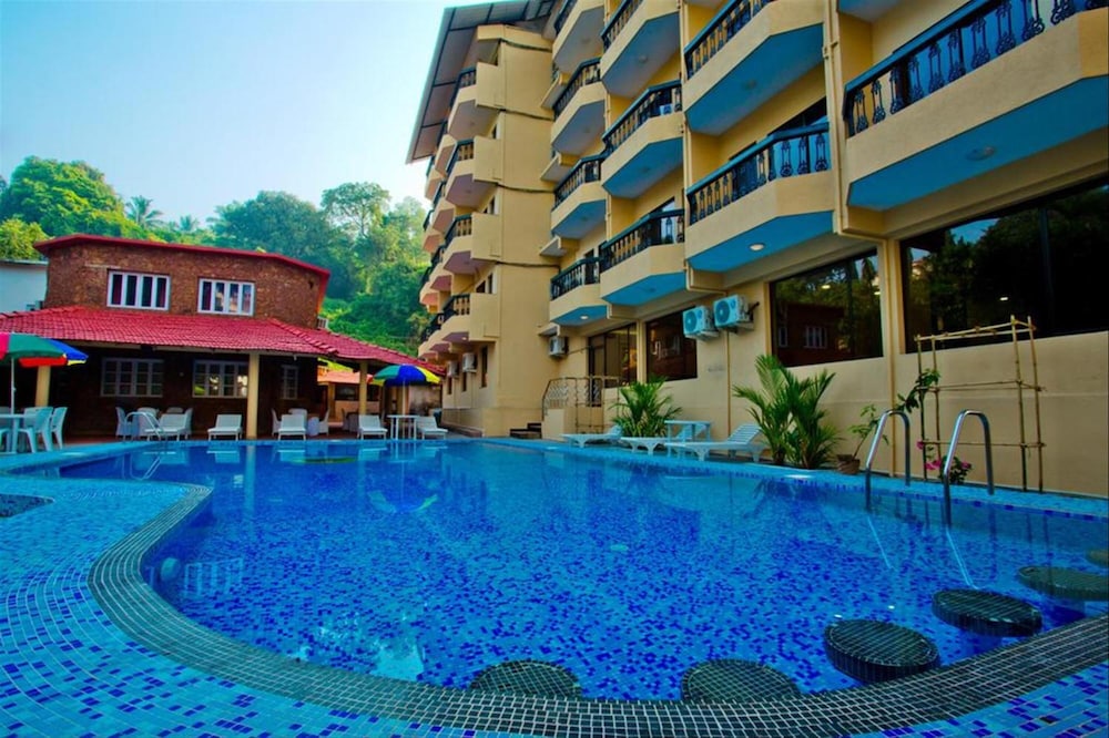 Rendezvous Beach Resort 37/46
