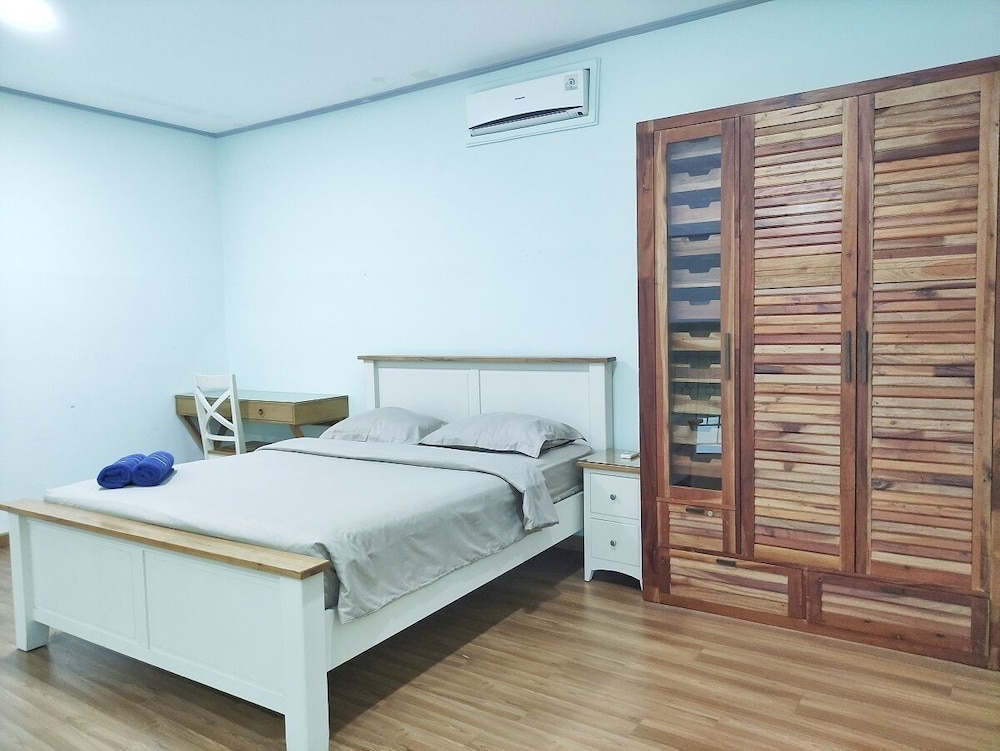 Urbanest Inn House TB Simatupang 17/72