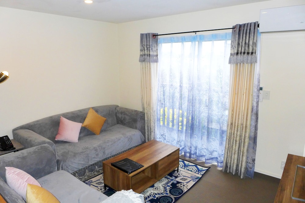 Brylin Motel 34/58