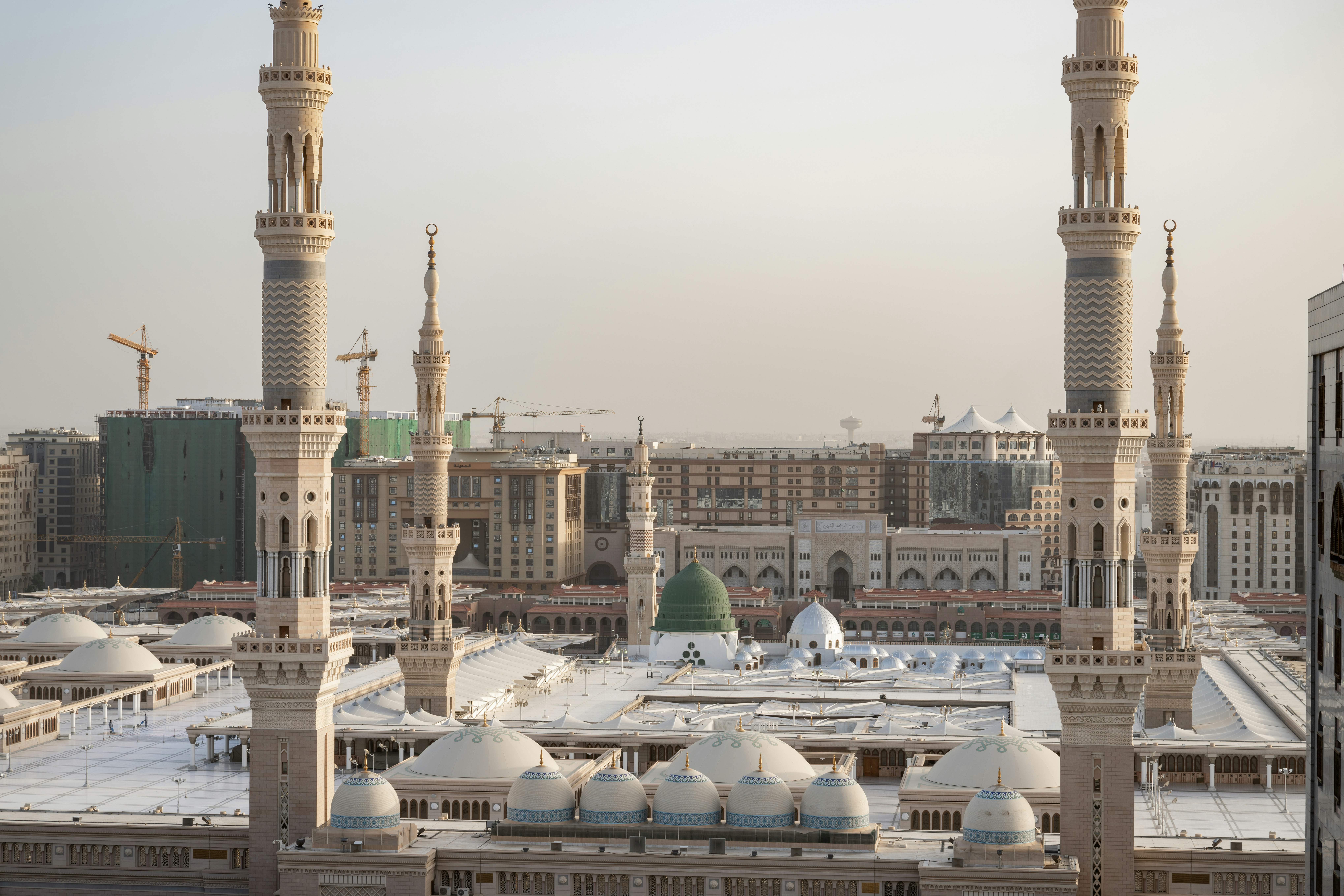 Madinah Hilton Hotel 41/43