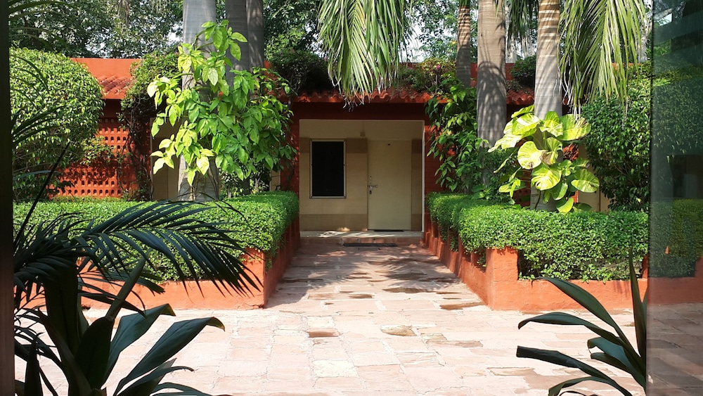 Hotel Sheela 3/53