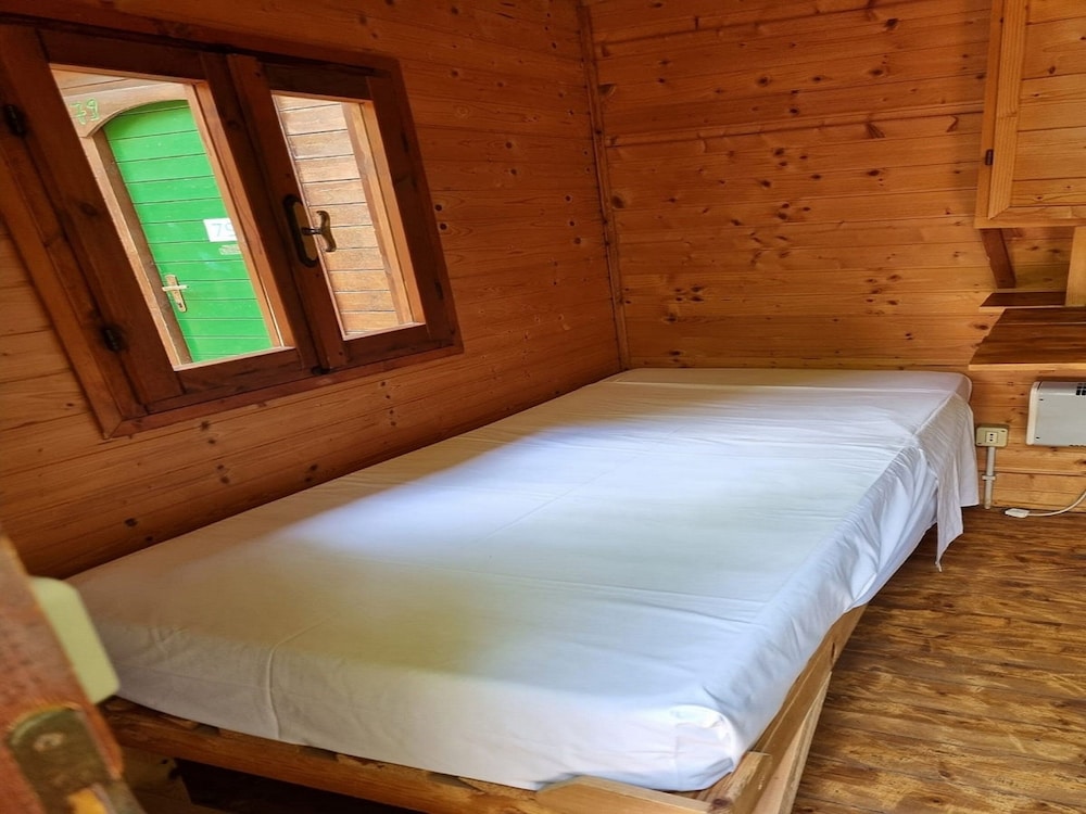 غرفة أساسية بسريرين منفصلين، SEVEN HILLS Camping & Village 2/3