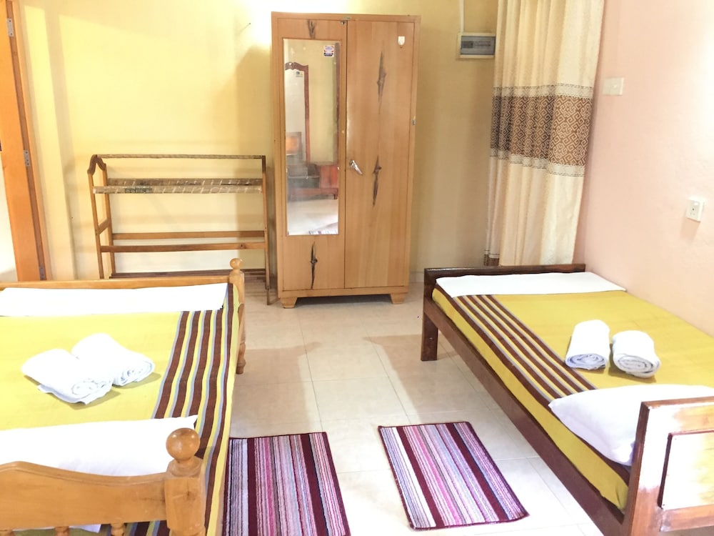 Lake View Home Stay Tangalle 10/15