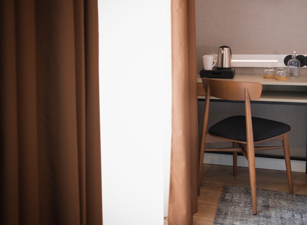 LX SoHo Boutique Hotel 66/70