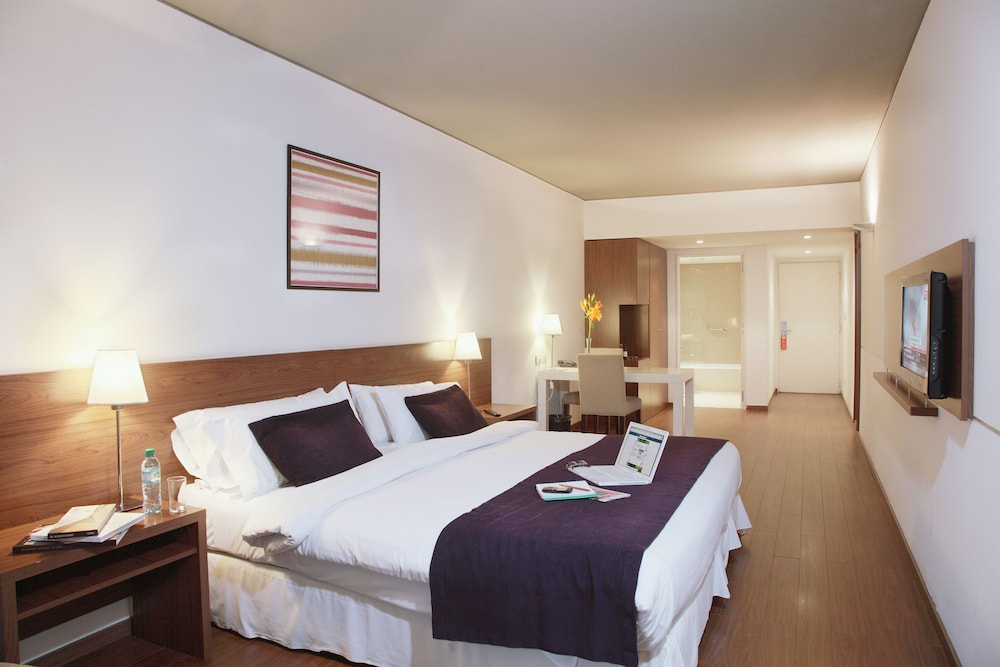 Dazzler by Wyndham Buenos Aires Maipu 16/76