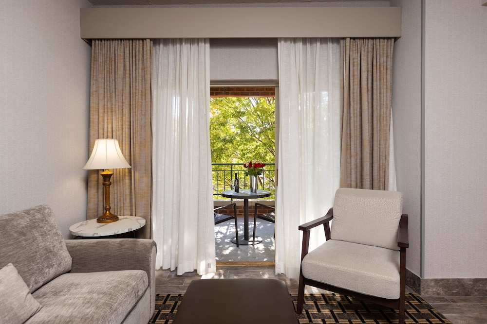 Inn at the Colonnade Baltimore a DoubleTree by Hilton Hotel 48/96