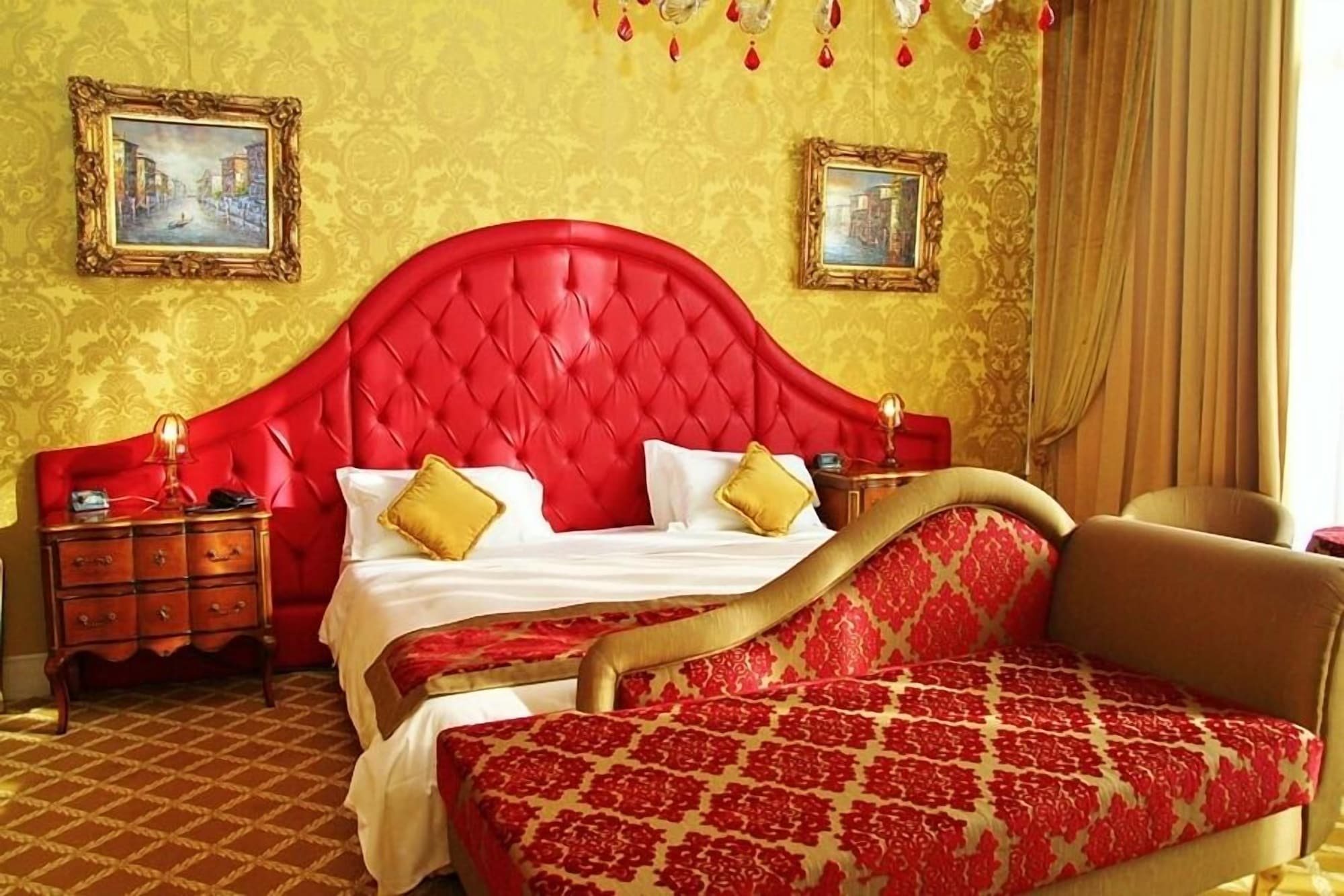 1 BEDROOM, JUNIOR SUITE