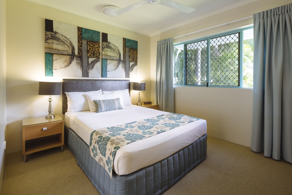Coral Sands Beachfront Resort 25/59