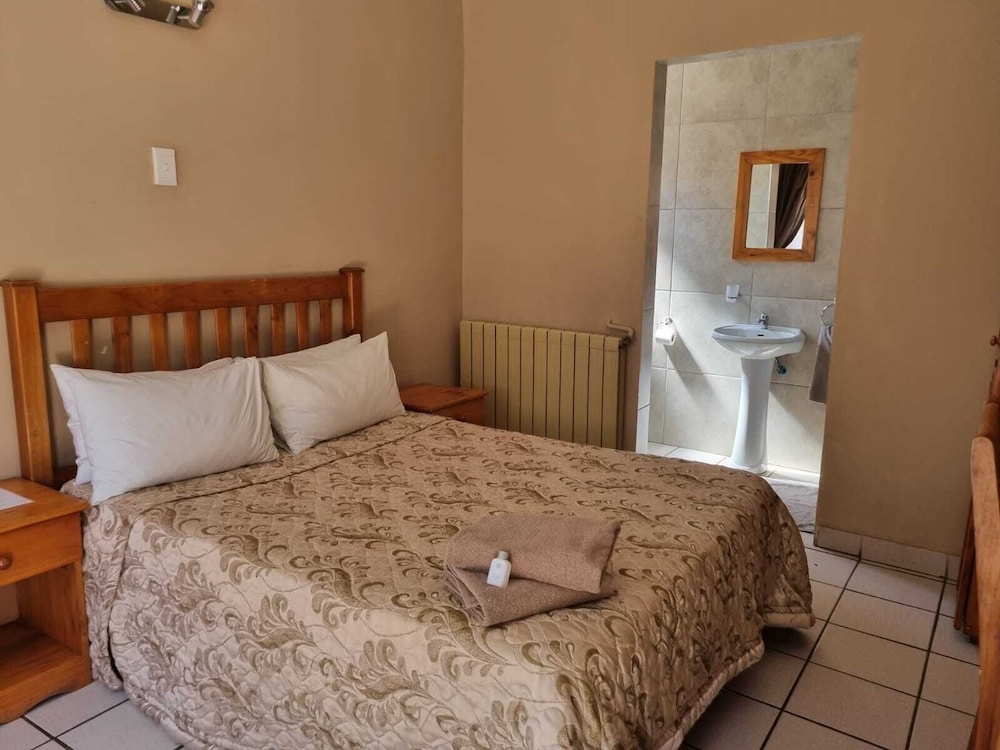 Emerald Guesthouse 18/70