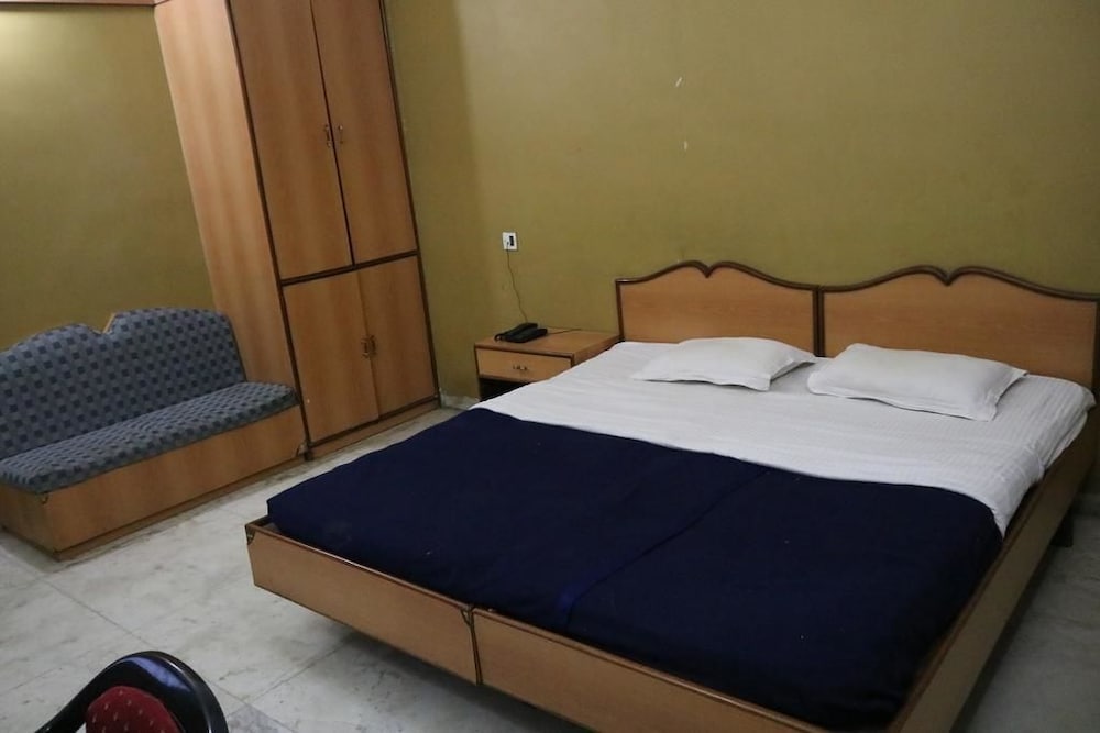 HOTEL RIVIERA EXECUTIVE 13/24