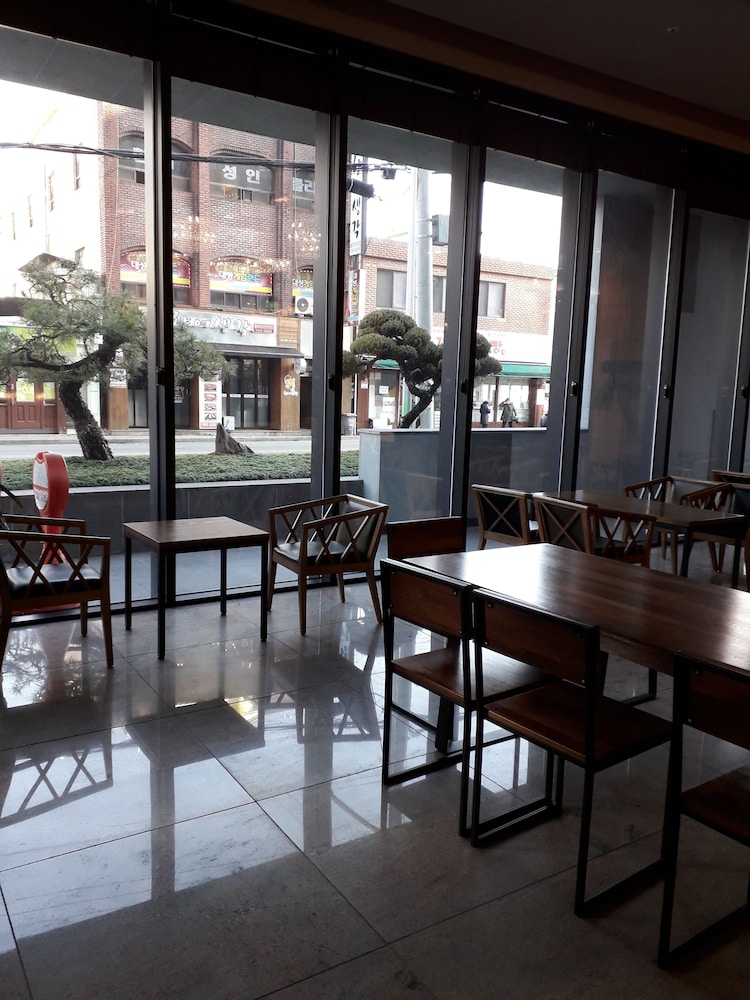 J Square Hotel 36/46