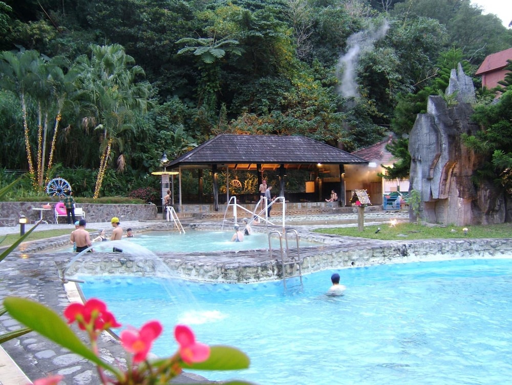 Rainbow Resort 46/49