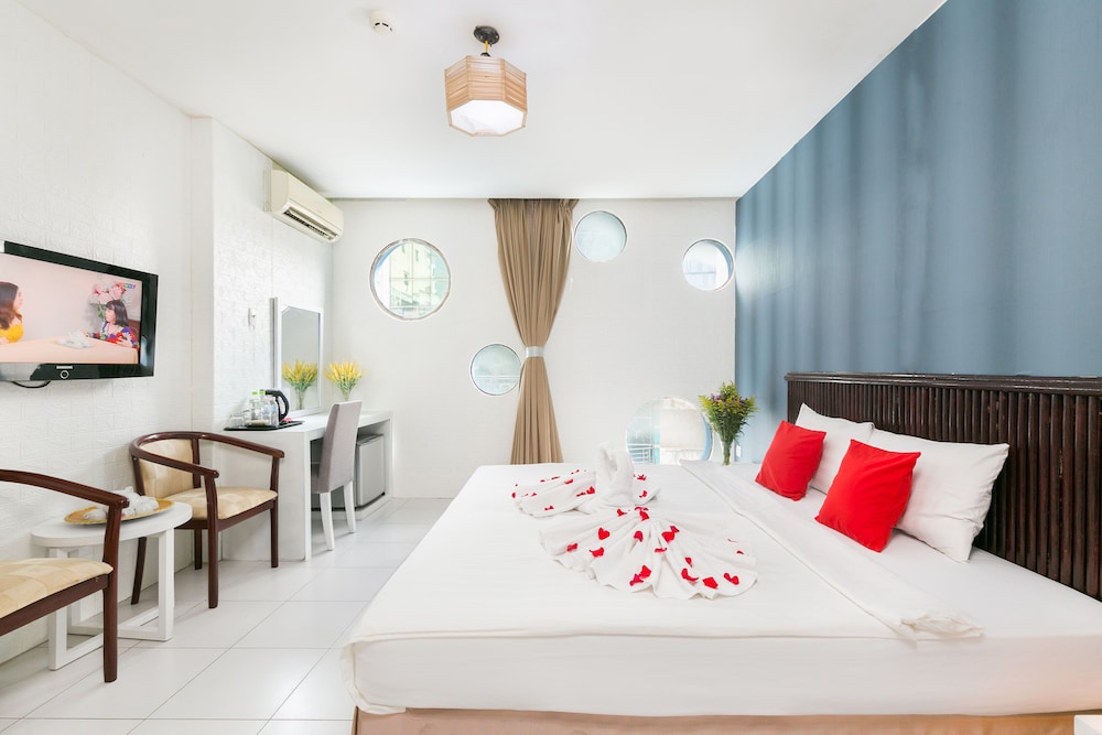 Holiday Hotel 52/59