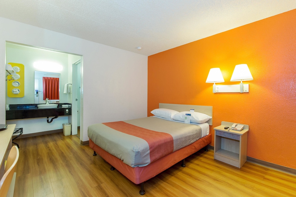 Motel6 Hayward, CA – Silicon Valley Gateway 21/61