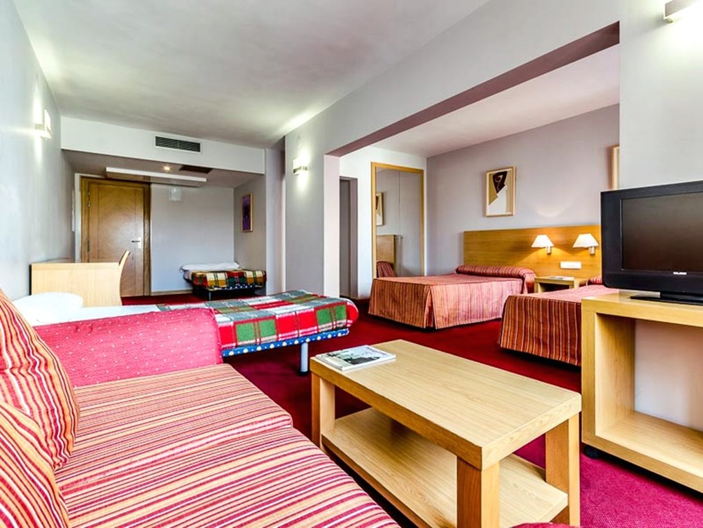 Beleret Hotel 65/77