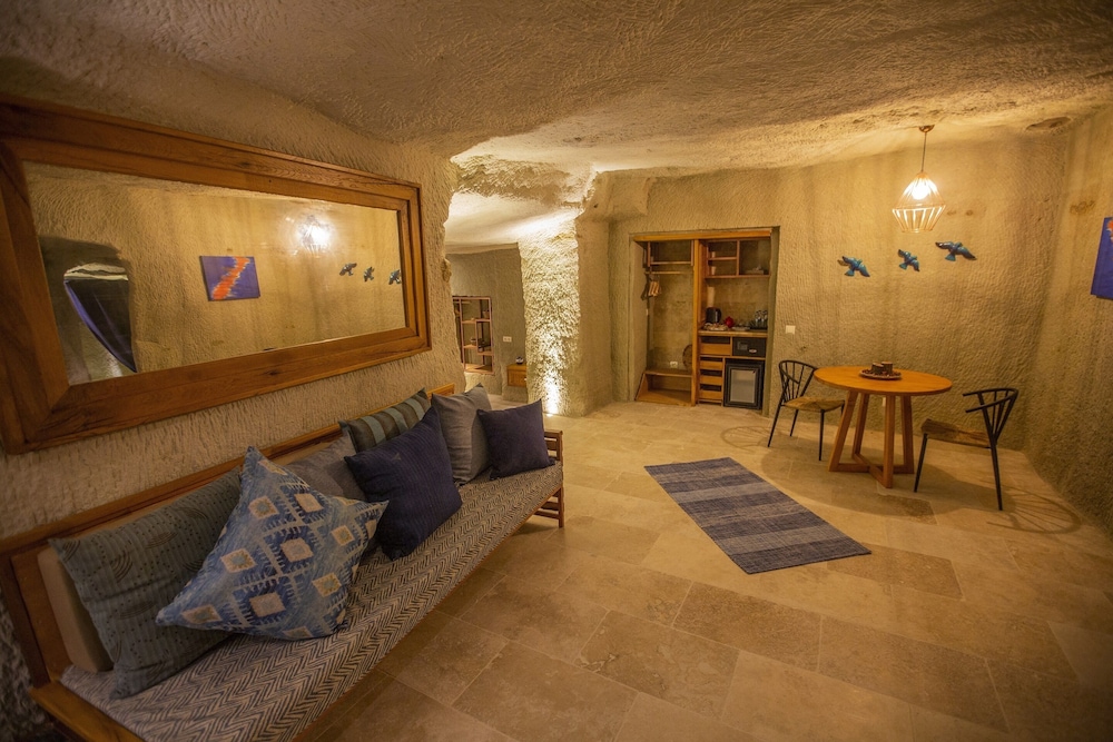 Azure Cave Suites 29/50