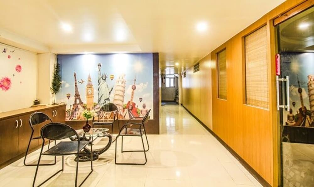 Oyo 11601 Hotel Karishma 19/21