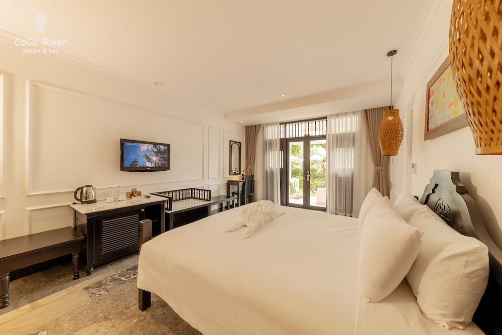 DELUXE, DOUBLE BED, GARDEN VIEW