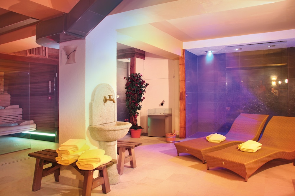 Schloss Hotel & Club Dolomiti 22/50