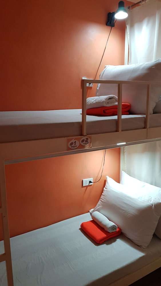 Crossroads Hostel Manila 7/46