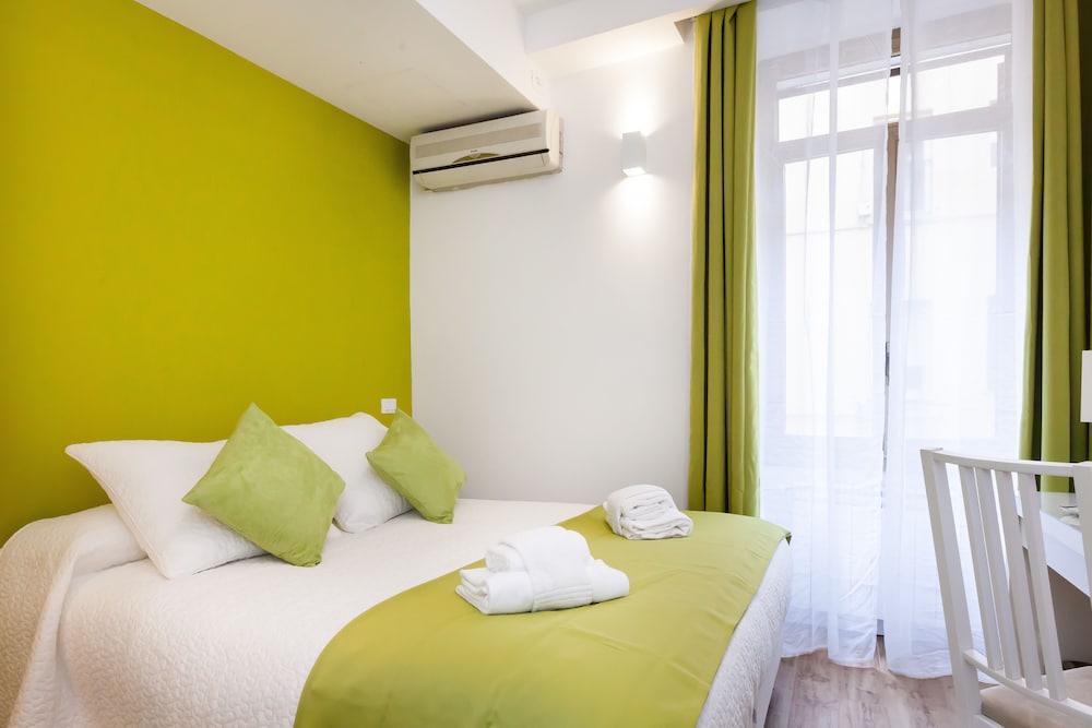 ECONOMY, DOUBLE BED