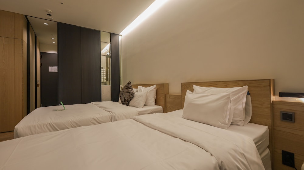 KYND HOTEL 19/50
