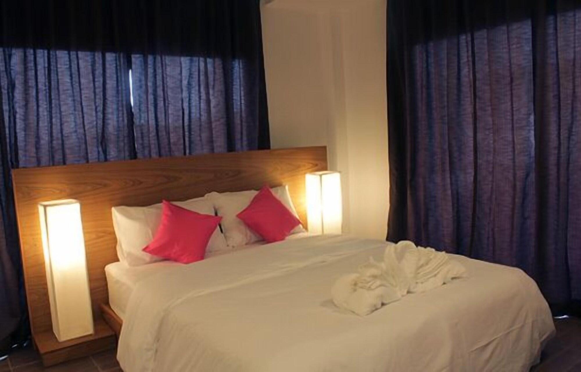 I Room Hotel 6/20