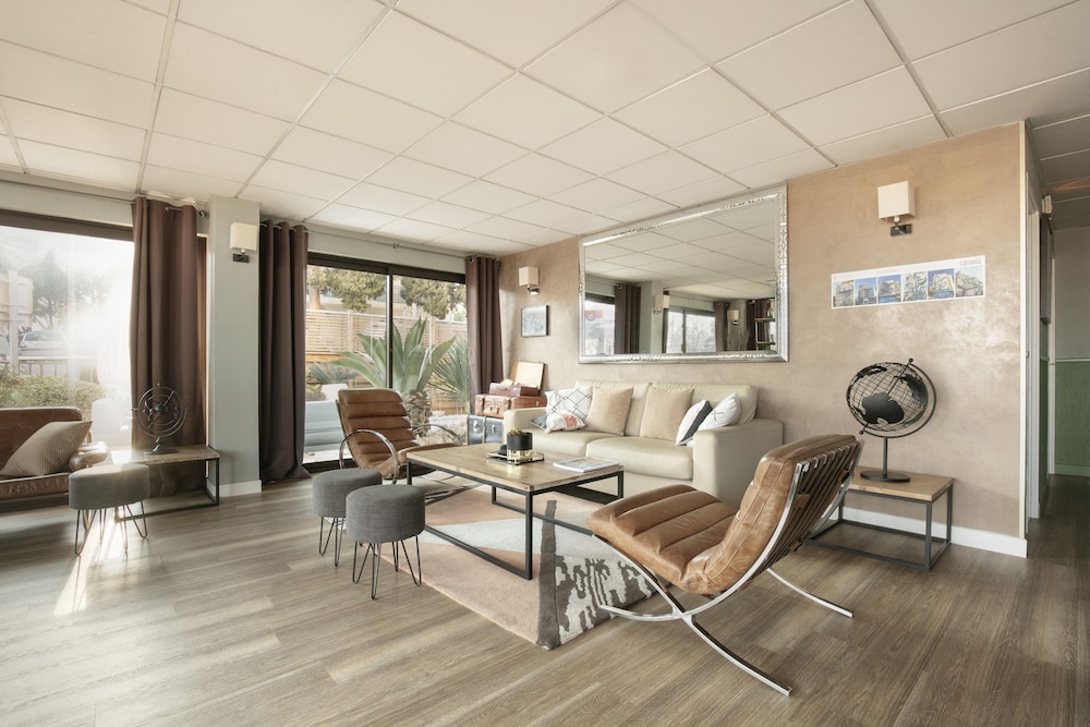 Hotel Le Collier 24/50