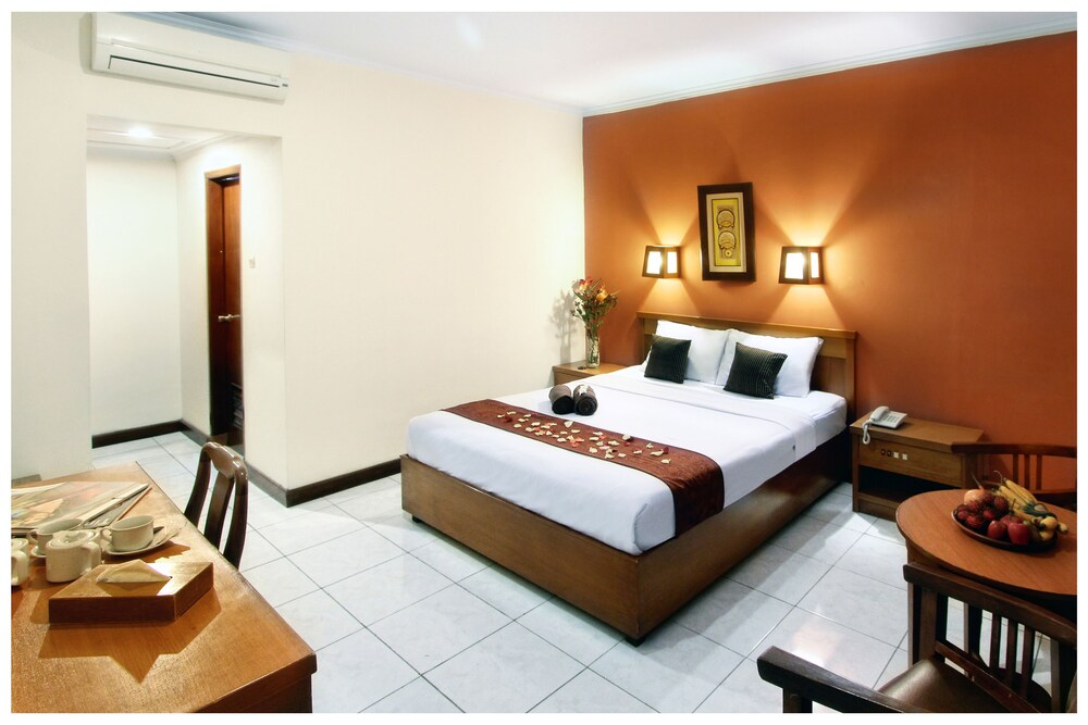 MUTIARA HOTEL 16/30