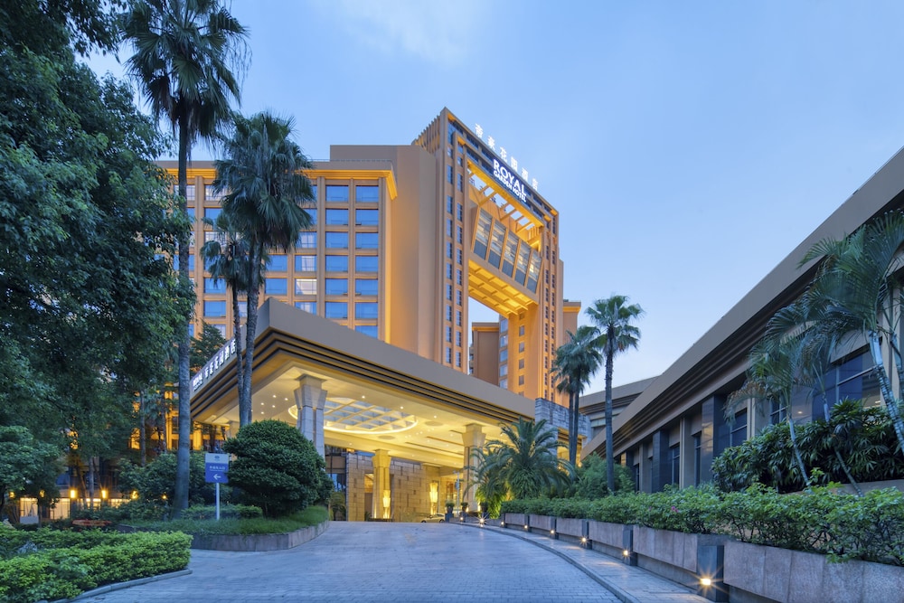 Royal Garden Hotel 3/69