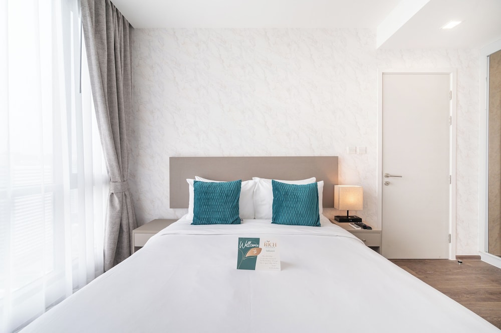2 BEDROOMS, PLUS, DELUXE