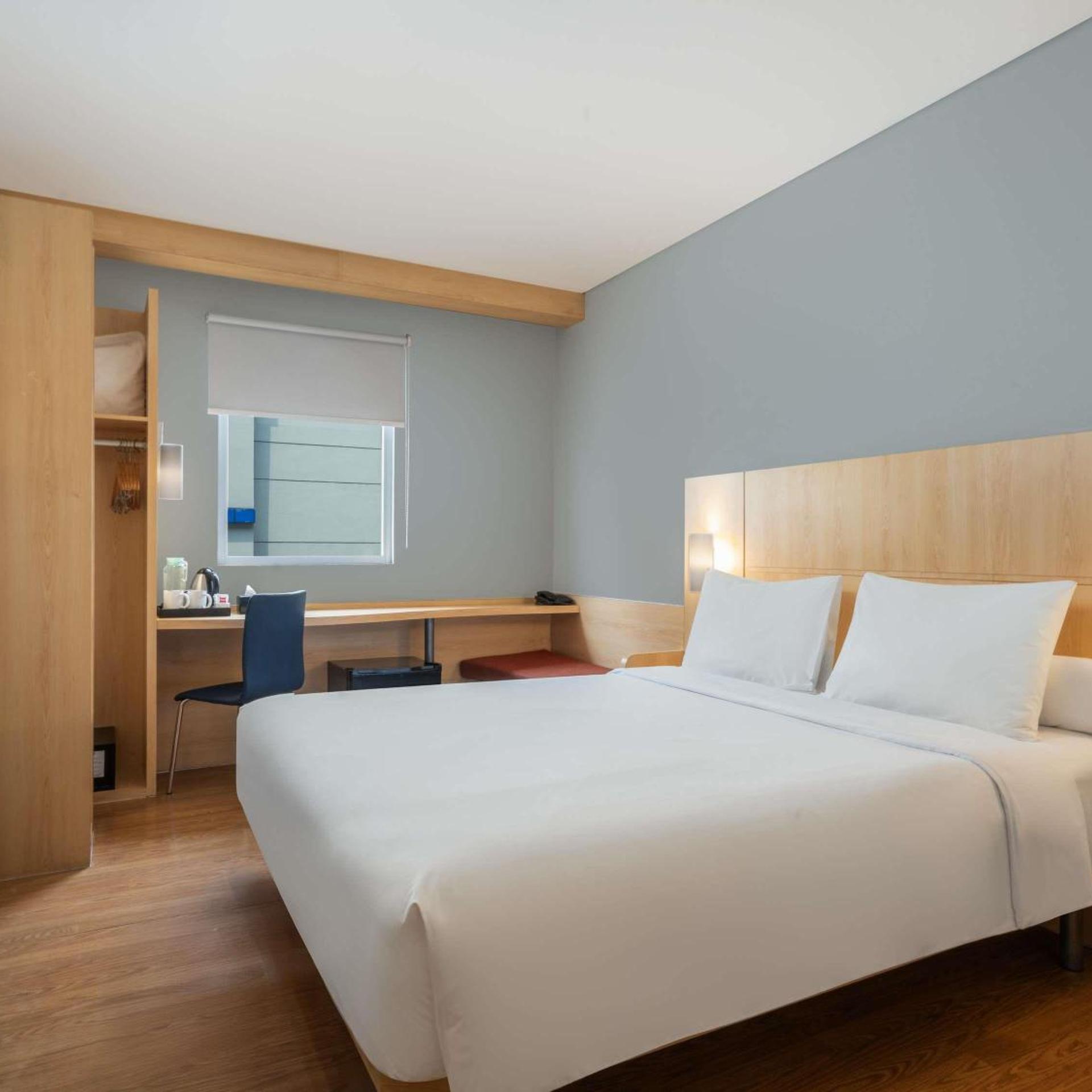 Standard, Single Bed, Convertible Double Bed