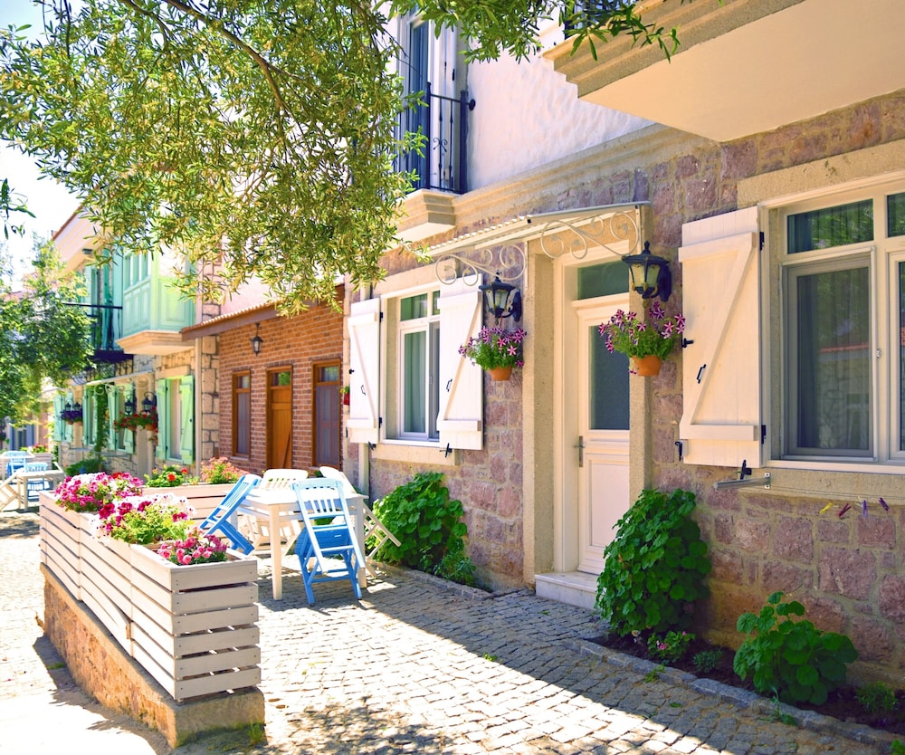 Zeytin Arasi Apart Otel 42/50