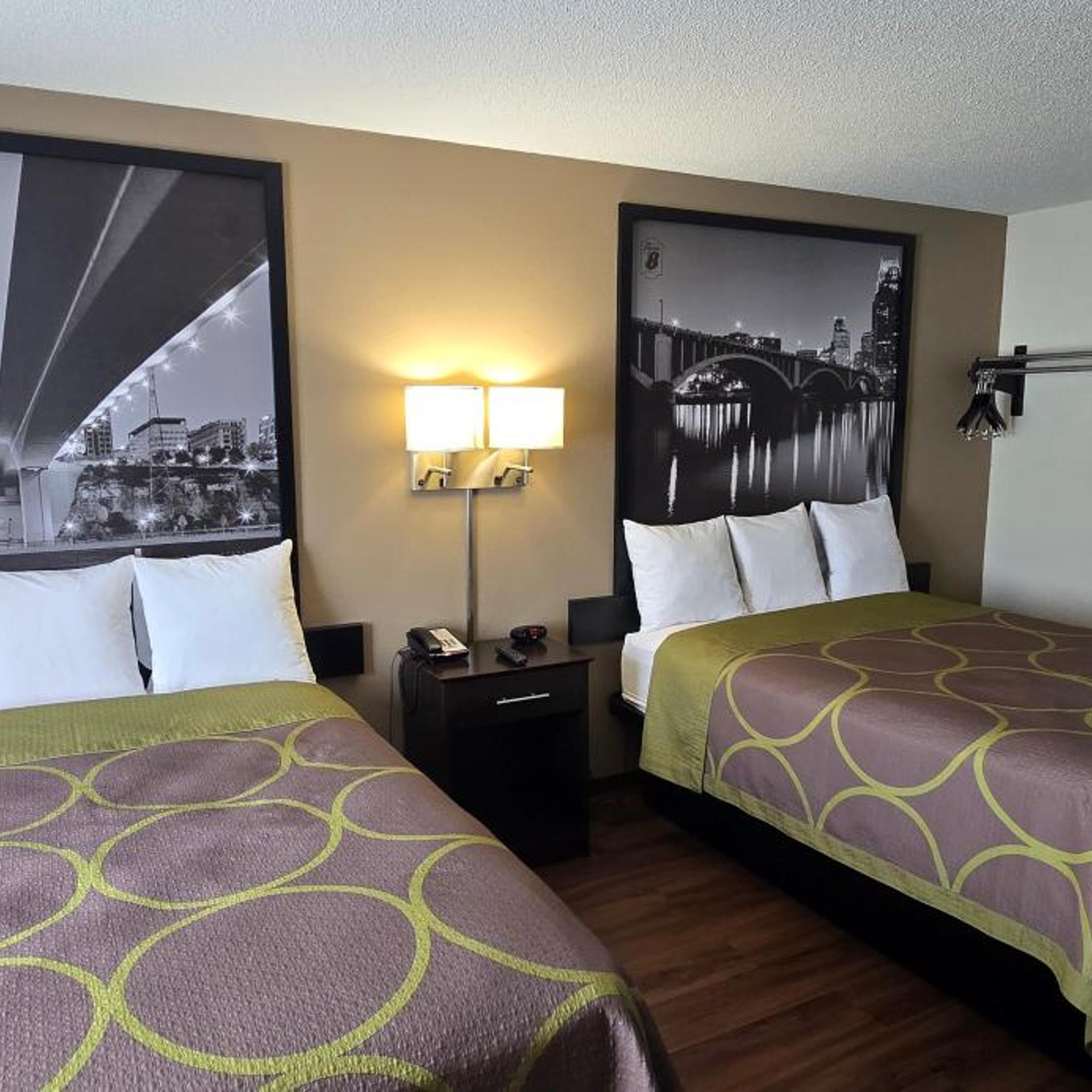 جناح بسرير كوين، Super 8 By Wyndham Rogers Minnesota 2/10