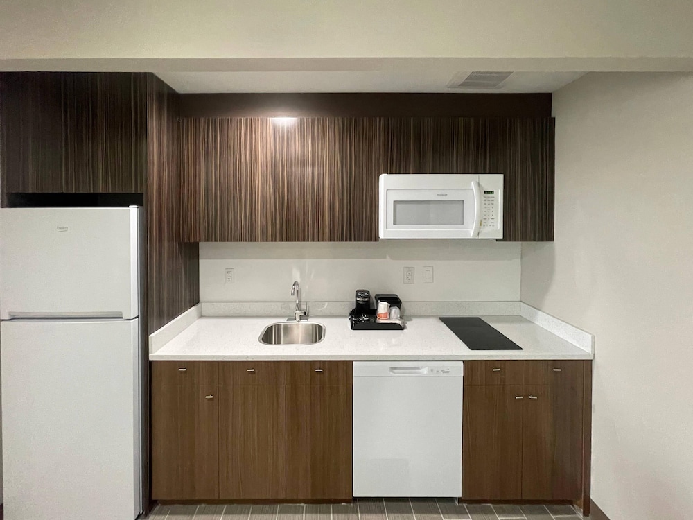 MainStay Suites Bronx - Belmont 60/61