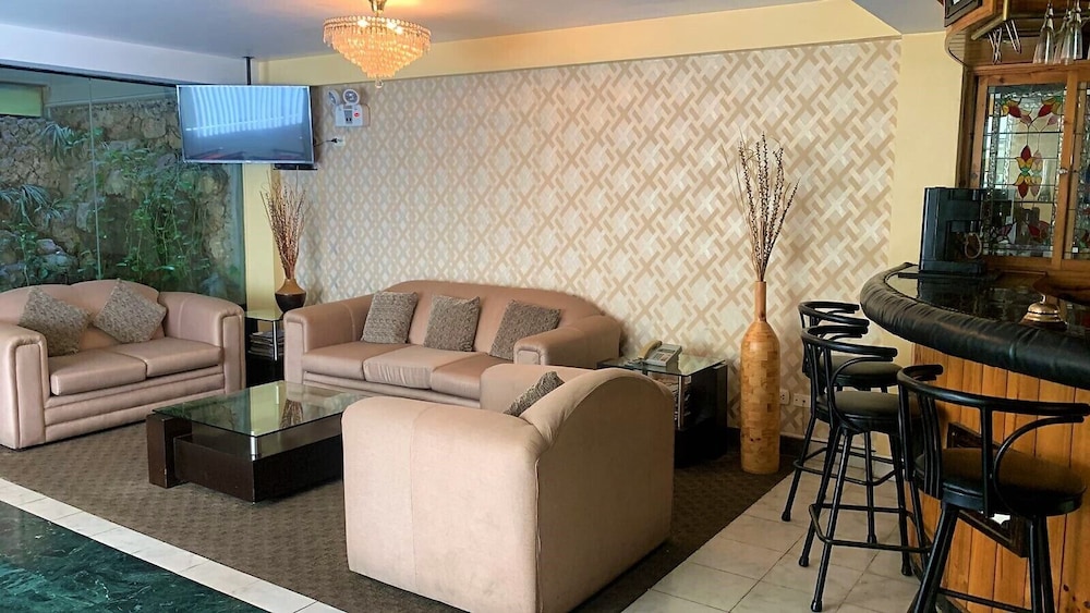 Embajadores Hotel 35/53