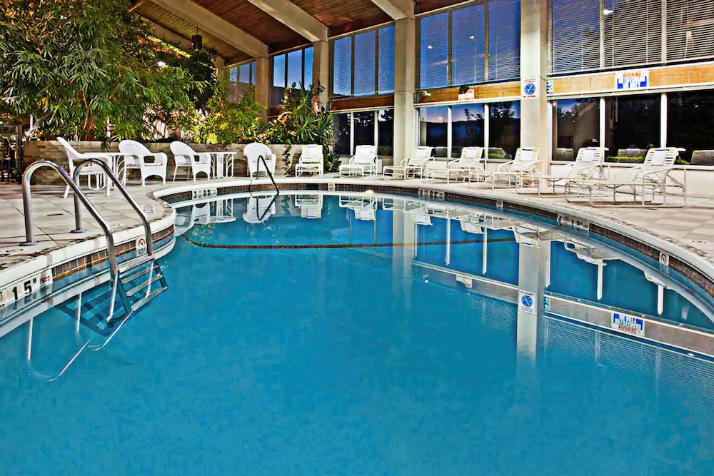Days Inn by Wyndham Warren 4/26