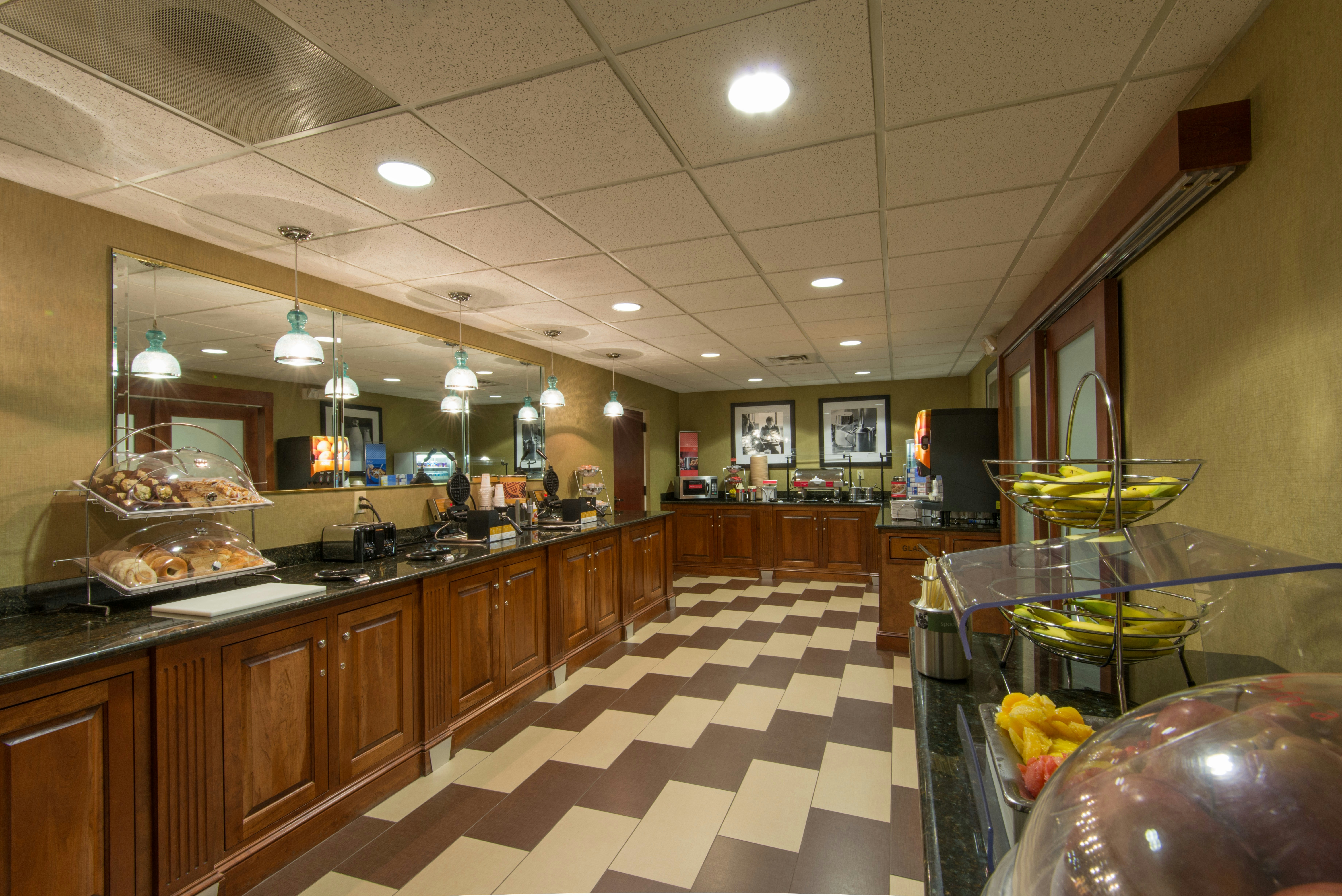 Hampton Inn Mount Airy 5/52